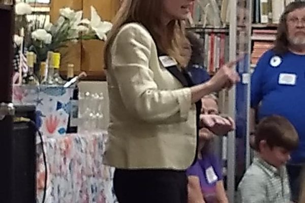 Julie Oliver, Congressional candidate for District 25